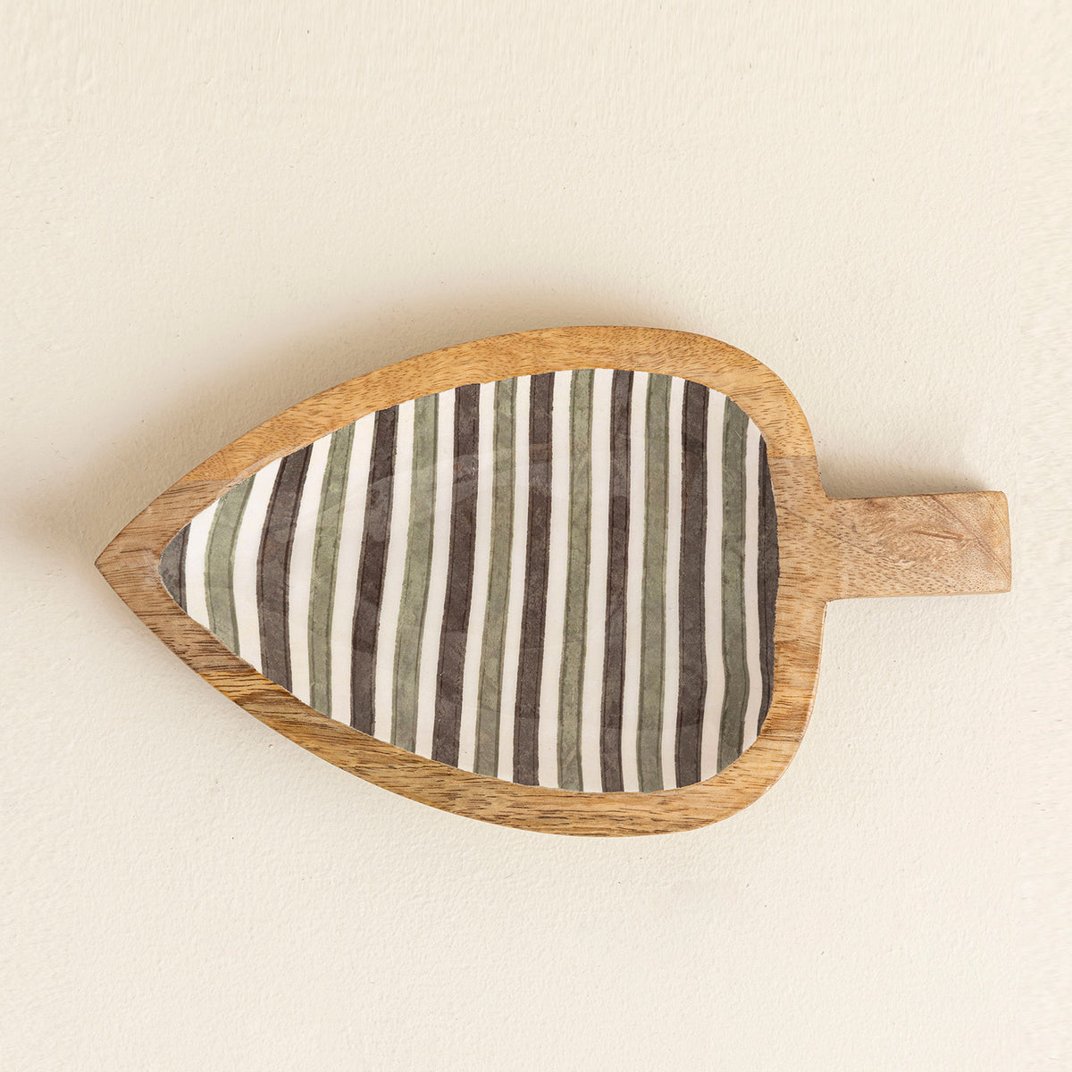 Chakra Chalet Striped Leaf Platter 28Cm Brown