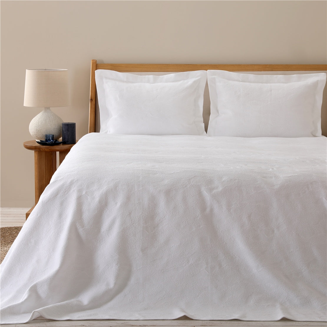 طقم غطاء سرير إيما مقاس كينغ 280 × 250 سم أبيض من شاكرا